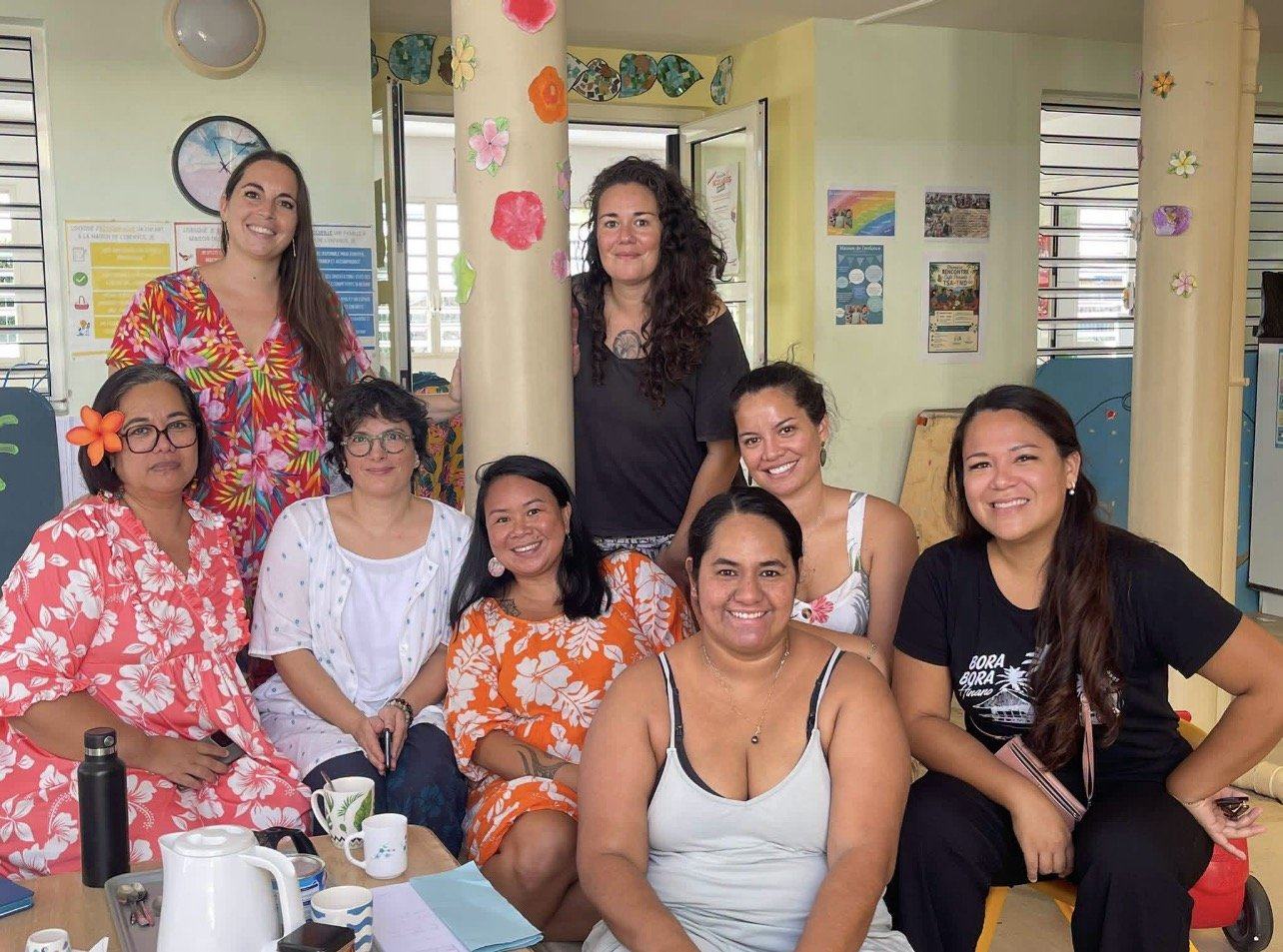 Mamans et partenaires réunies lors du Café parents à la Maison de l'Enfance de Punaauia