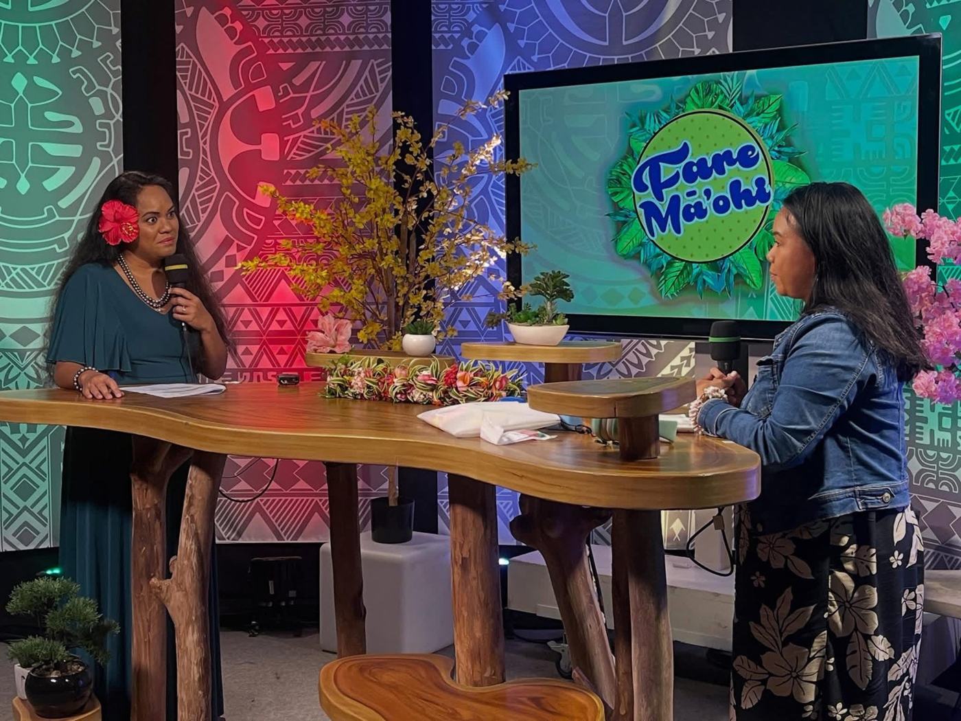 Augustine Roa sur le plateau de l'émission Fare Ma'ohi