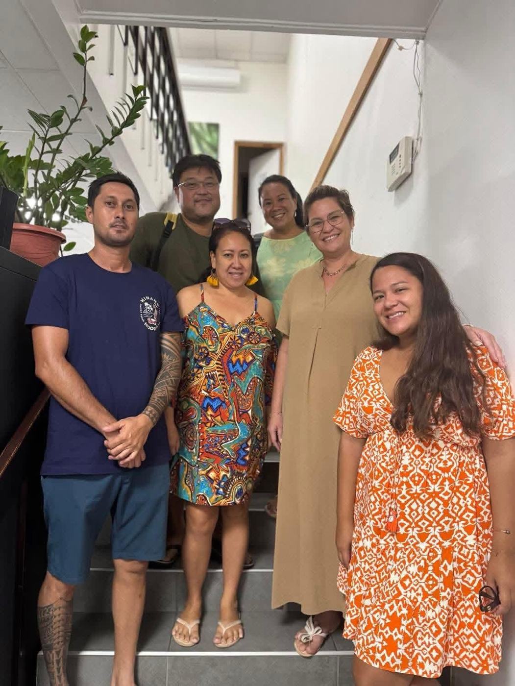 Les membres de l'association Je te vois, mon amour réunis lors de leur rencontre avec la ministre de l'Éducation