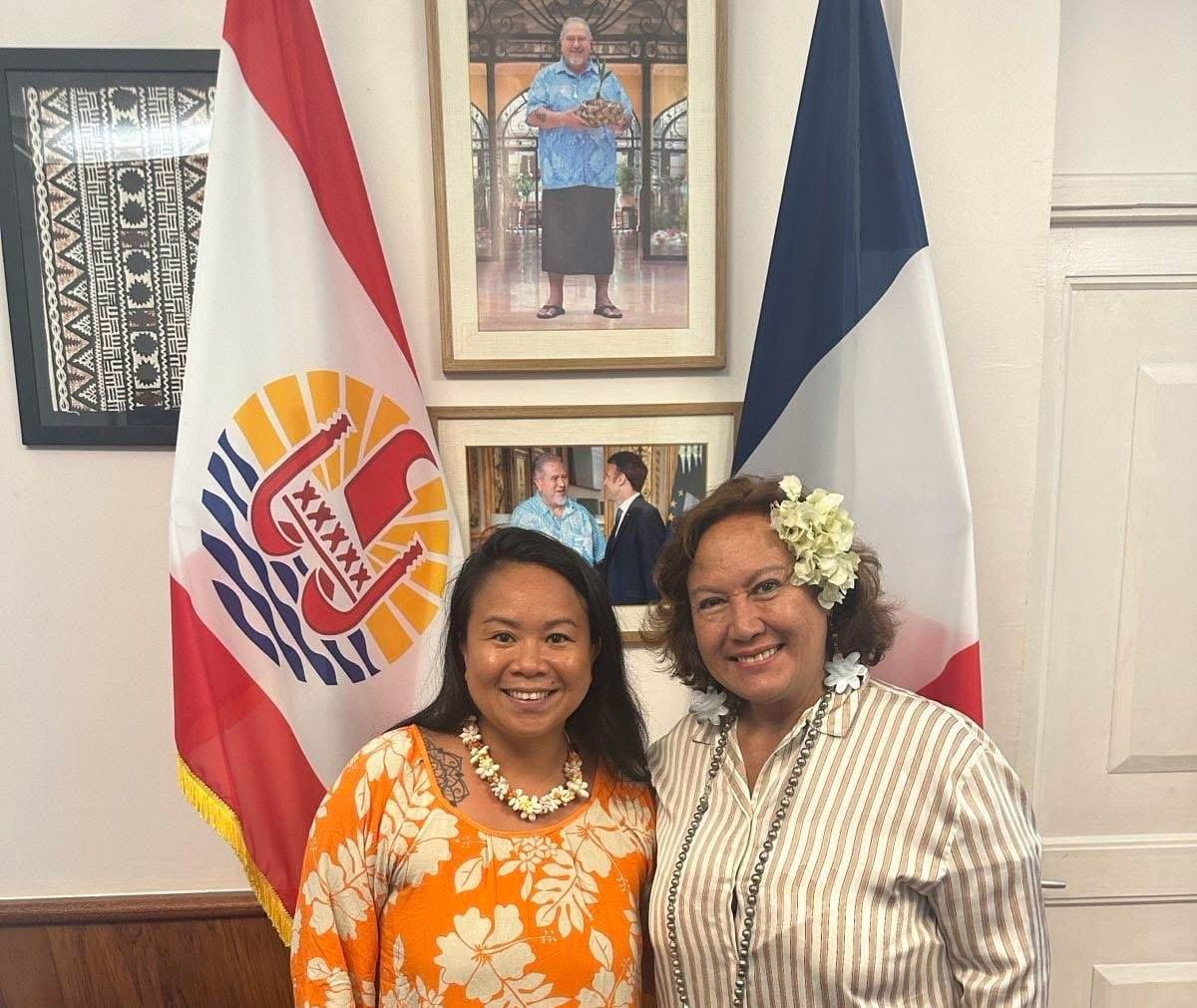 Augustine Roa avec la Vice-présidente Minarii Chantal Galenon Taupua