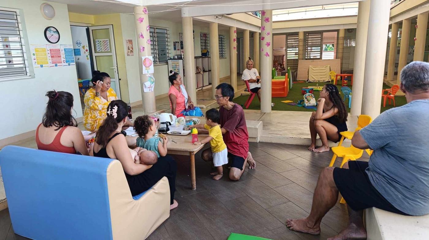 Parents, enfants et grands-parents réunis à la Maison de l'Enfance de Punaauia